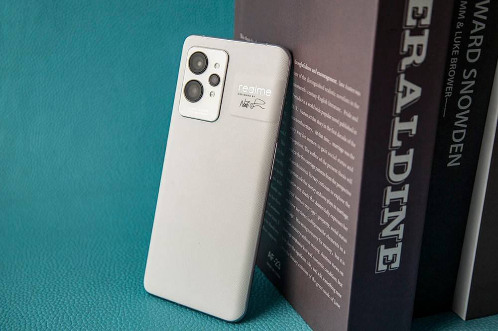 真我GT2 Pro首发评测：为年轻人打造的高端旗舰