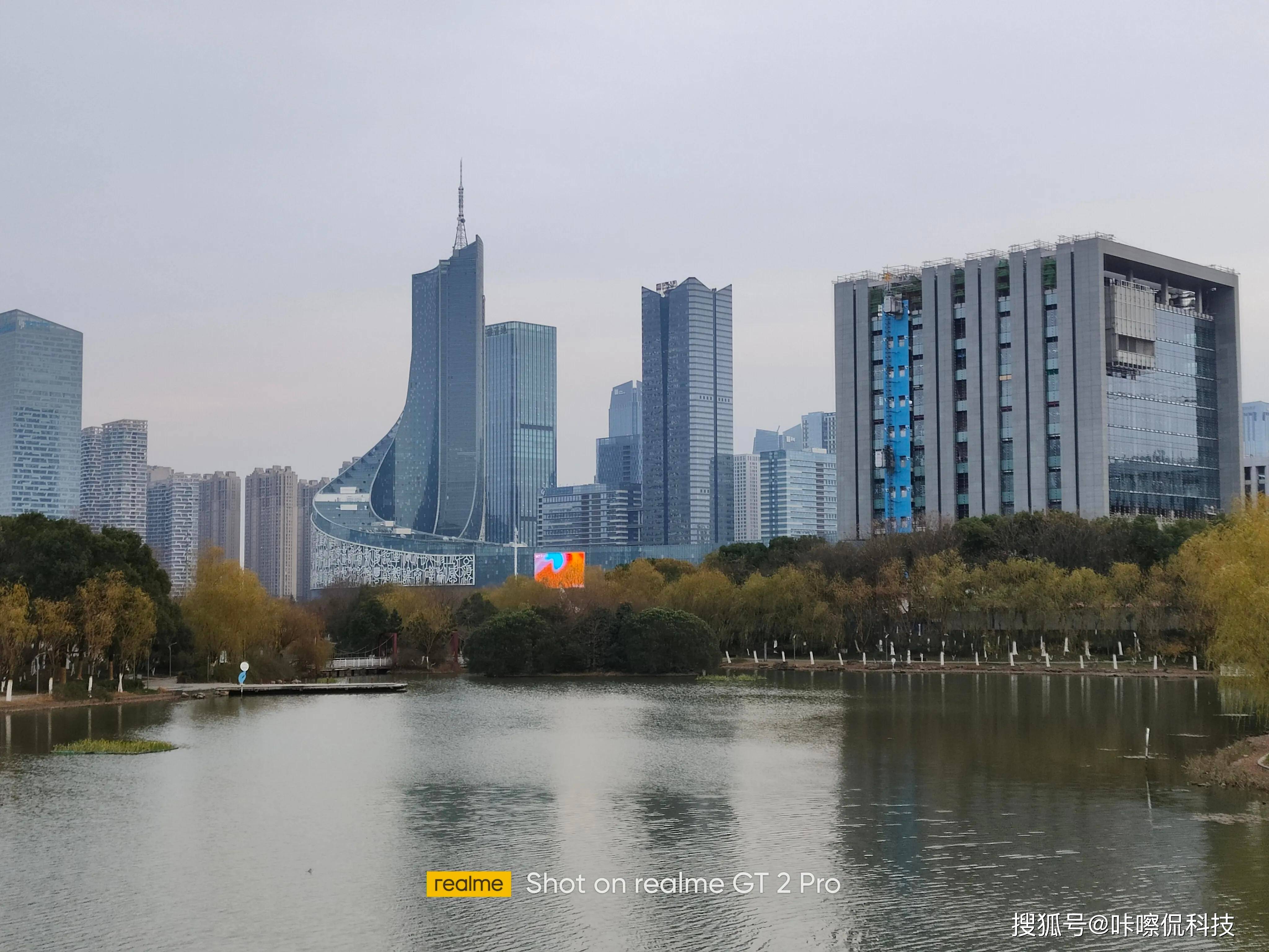 3699元起！真我GT2 Pro首发体验，背刺小米12 Pro？