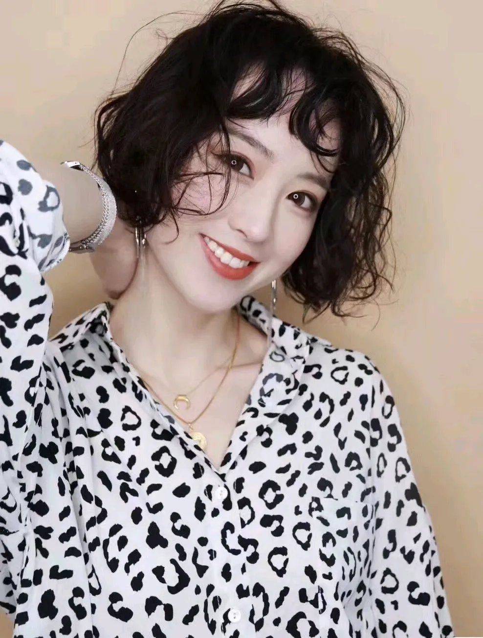 发型春节发型怎么选?都是卷烫发别错过,很洋气