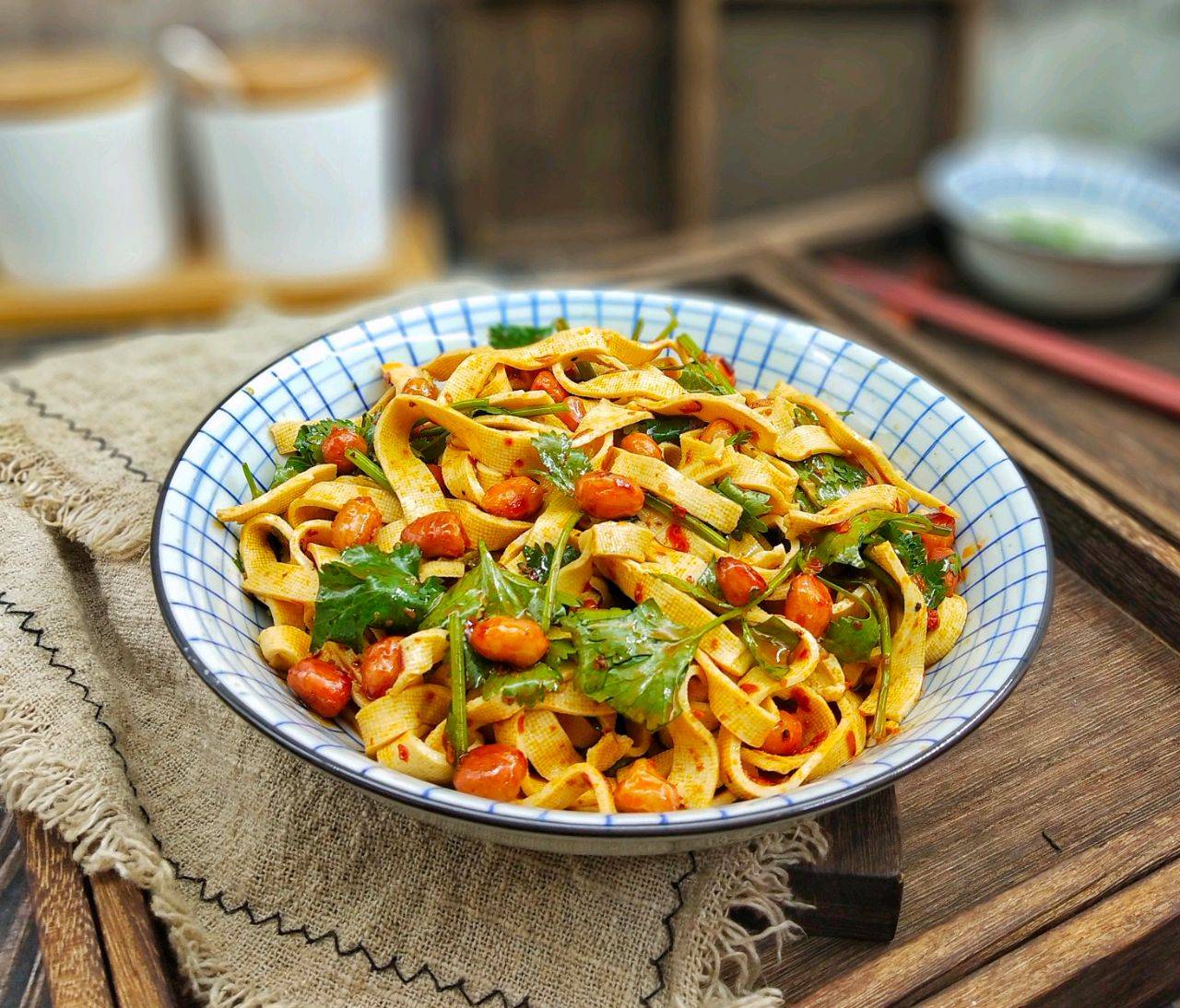 这道菜就是凉拌豆皮