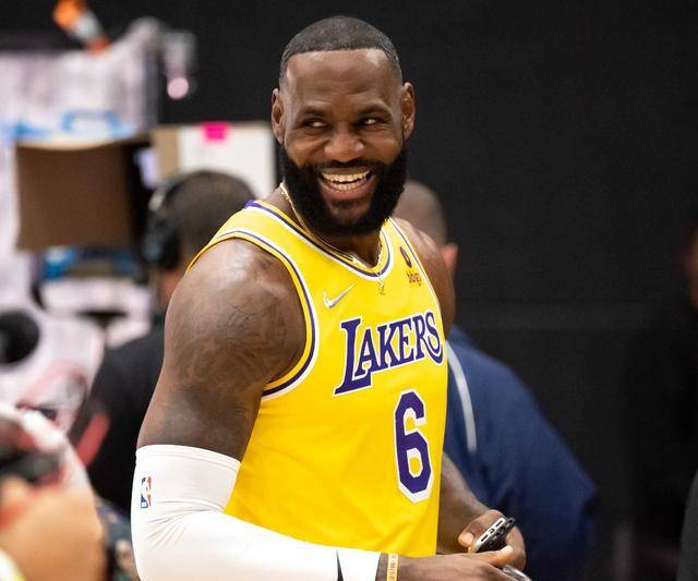 天月|672天月最佳荒！詹皇落選名記不滿 兩理由力挺：全勤+37歲神數(shù)據(jù)