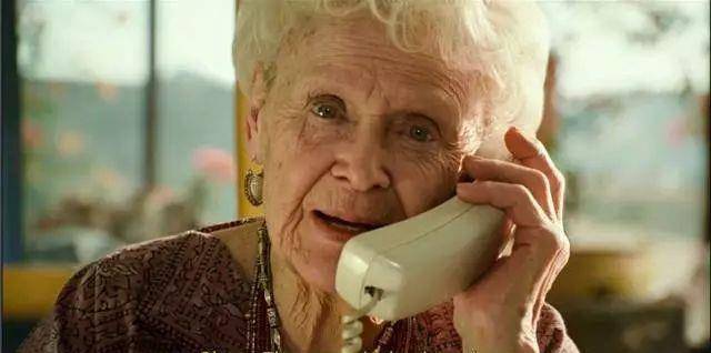 都藏|连角落里一个道具小瓶子都藏巨大信息，这8部电影细节严谨到变态