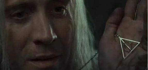 都藏|连角落里一个道具小瓶子都藏巨大信息，这8部电影细节严谨到变态