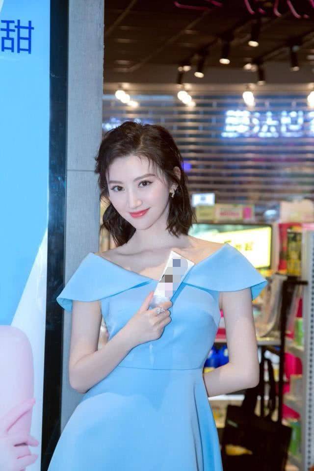 发型景甜只是剪了一款波波头，30岁秒变成18岁少女，看后我也想剪短发