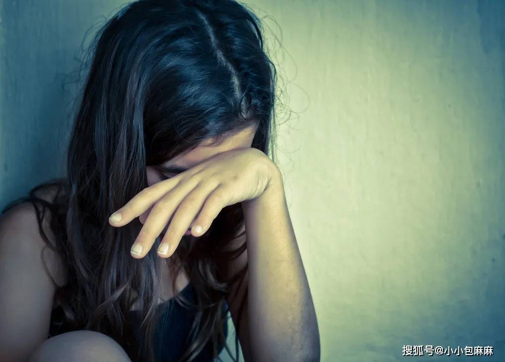 质疑|那个被老师当众辱骂的小女孩，太让人心疼