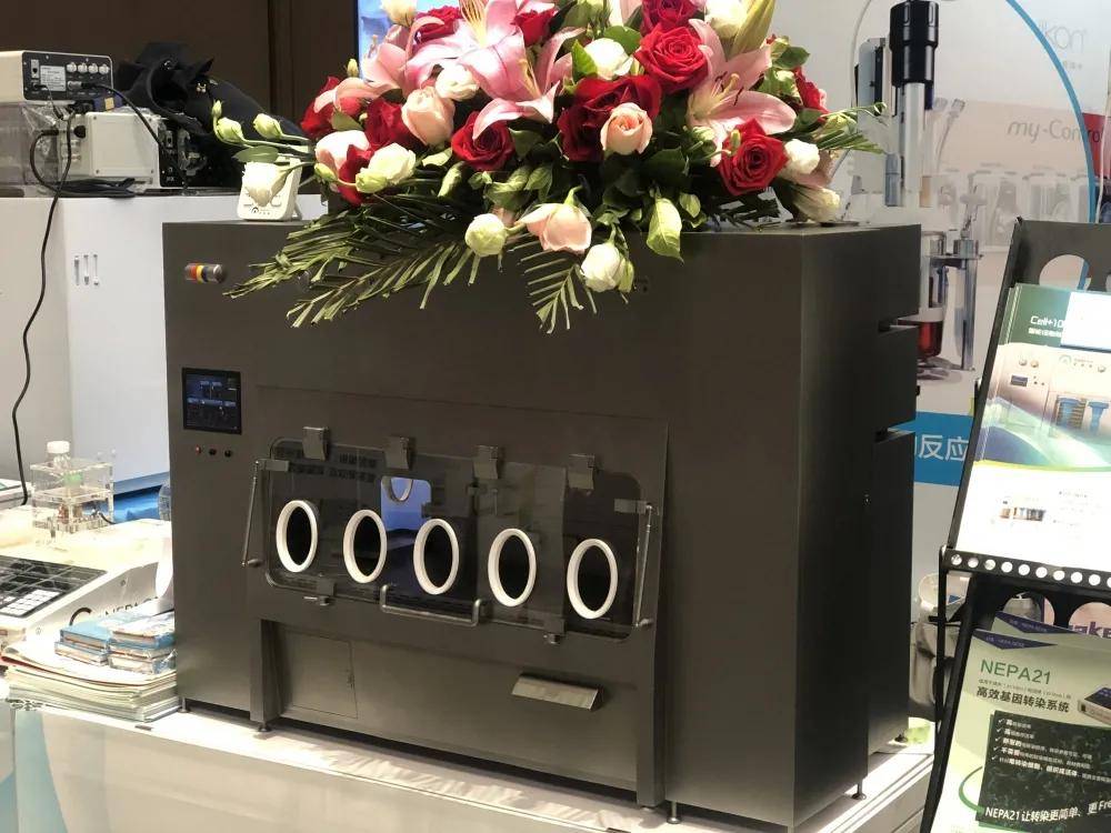 展会明星样机亮相之Applitech 细胞制备隔离器