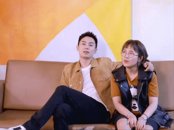 已婚男星是否要避嫌黄渤手挽手周一围用同一吸管罗晋摸头杀