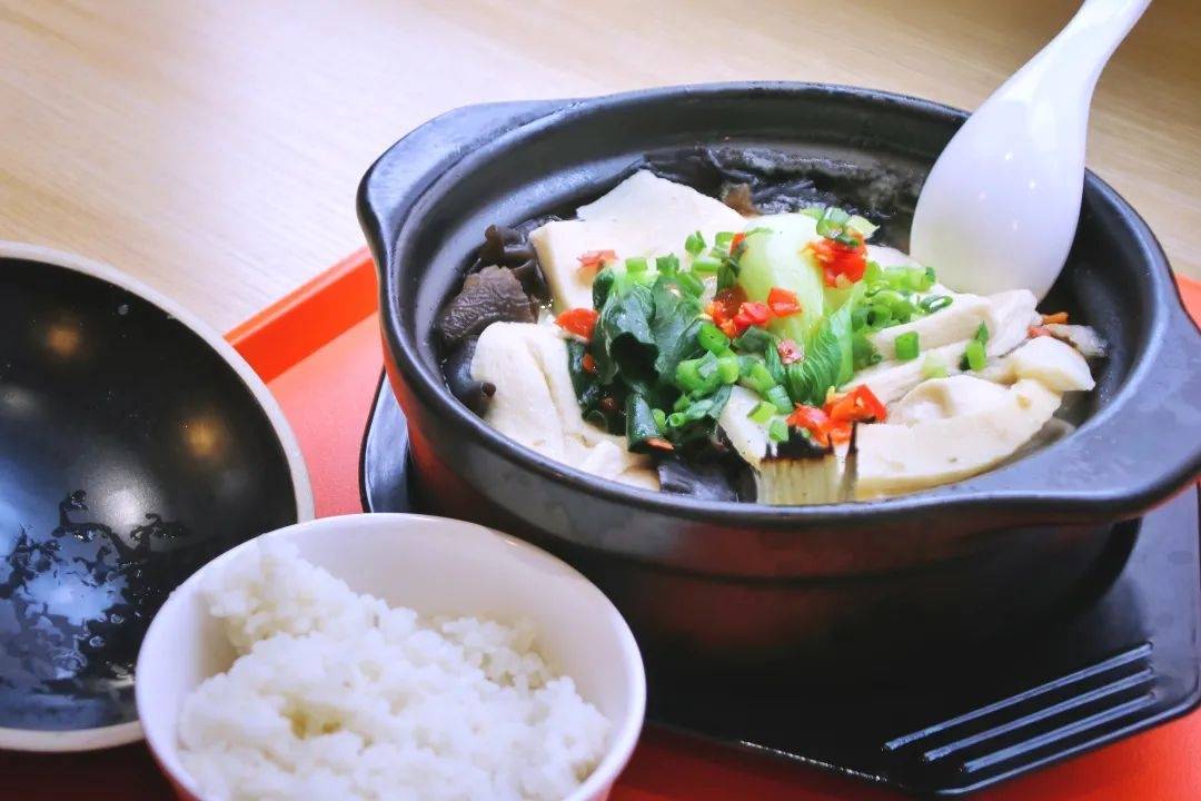 最是人间烟火味 暖心食堂又双叒叕 加餐 了 老年人 饮食 长者