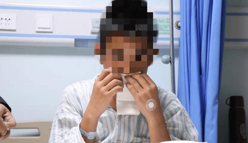 哪怕病痛也不能影响前进 记初三鼻骨折患者病床上依旧坚持学习 山东省 手术 美敦力