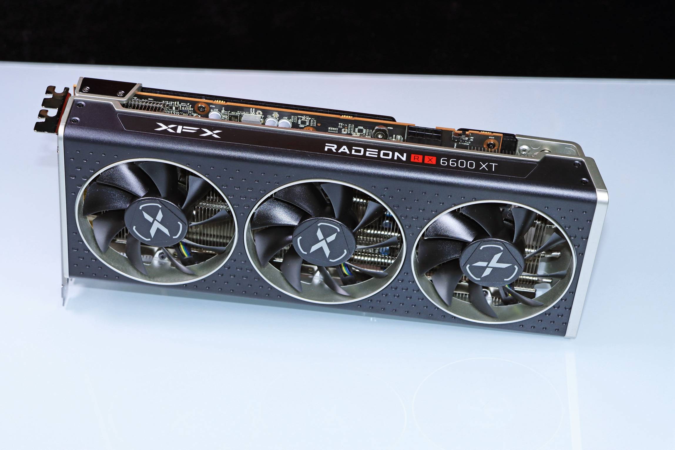 华硕 b660 重炮手 wifi 登场,这算是半开放式主机吗?