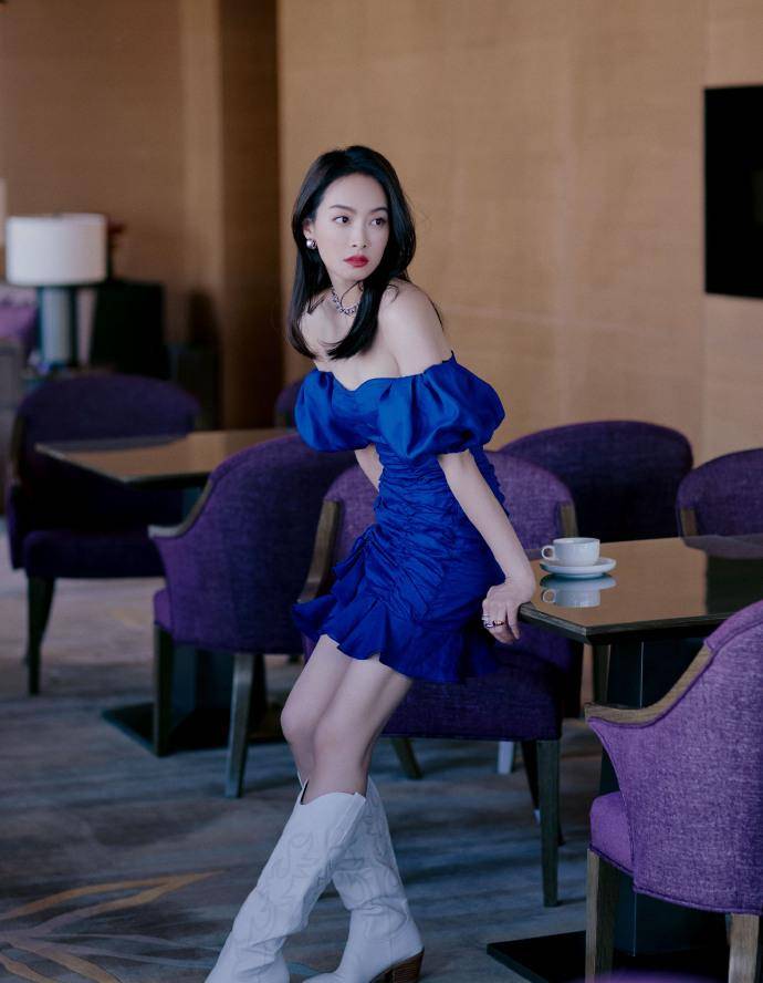 发型宋茜给旅行箱拍大片，明明没做发型，却处处都很精致