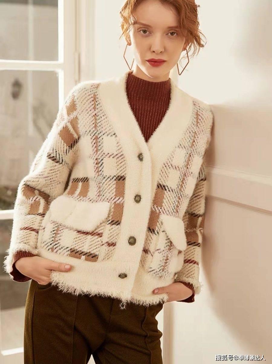 色调 这个冬天“针织开衫”正流行，优雅大方显气质！叠穿起来时髦好看