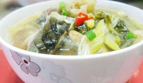 做法|30年大厨透露：酸菜此做法，招待客人妥妥的有面子，下饭美滋滋