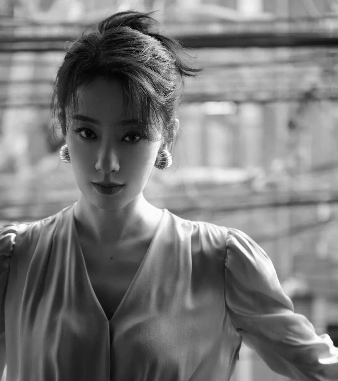 因为|张小斐包场支持贾玲！神仙友谊不是白来的，贾玲提前付出了很多