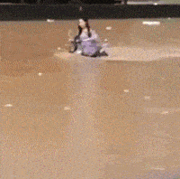 同学|搞笑GIF趣图:不会玩轮滑的摄影师不是好的摄影师