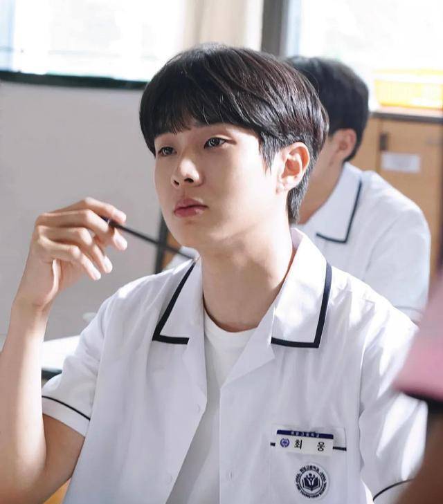 因为|那年我们的崔宇植，是剧抛脸奥斯卡实力派，也是童颜可爱鬼