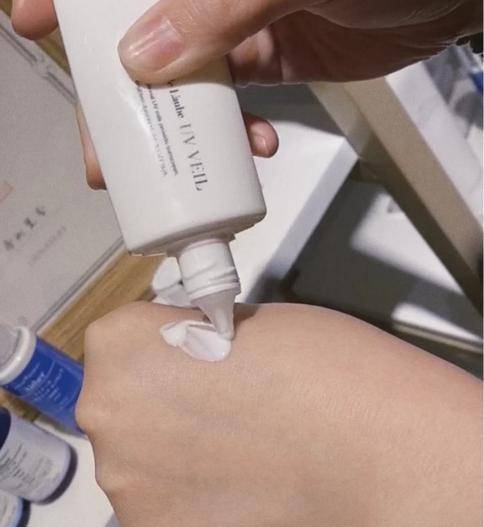 怎么抹防晒不卡 18179b171de74c669a937d4c0eb35b21.jpeg