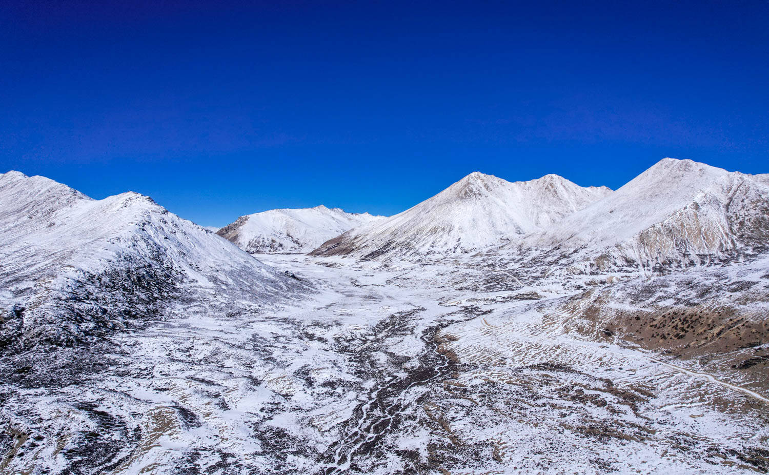 雪山|西藏昌都自驾游第14天：翻越雪山与结冰路，遇见世外桃源般的巴堆