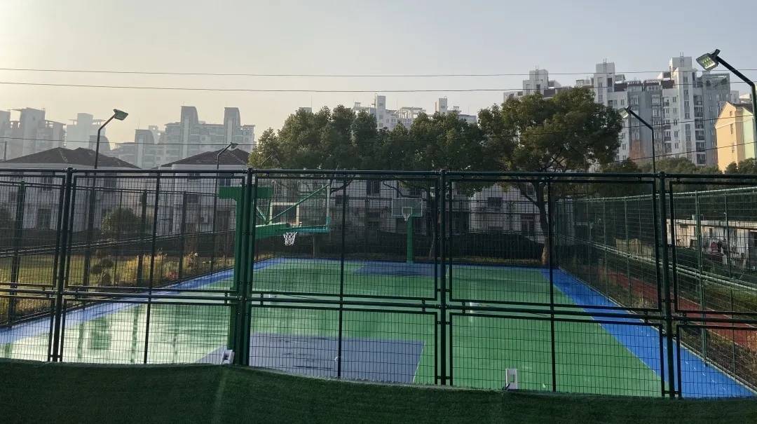 宝山这里的居民有福啦_篮球场_健身_金鑫