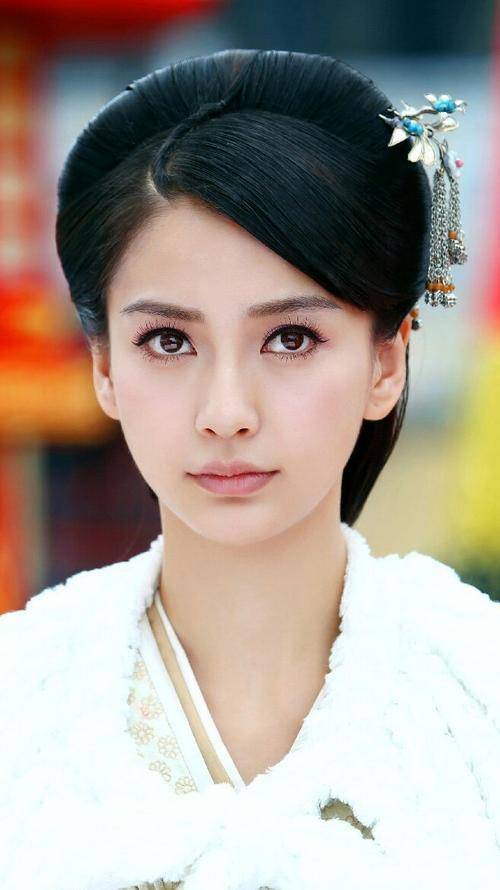 发型古装剧和现代剧妆容一样的女明星们，你们能走点心吗？