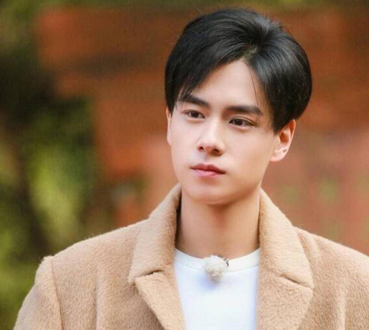 女神|胡一天携新都市剧来袭,搭档90后甜美女神,看清制作班底:期待了