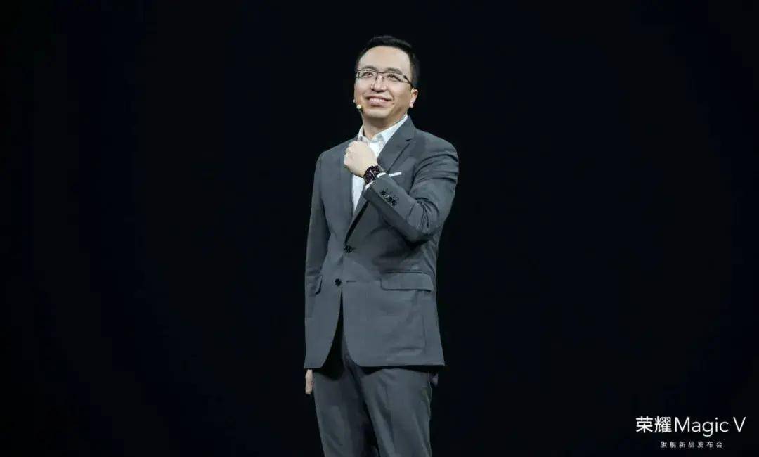 时间|折叠屏“一部到位”，荣耀已完成“基因重组”