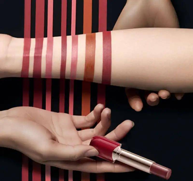 品牌34岁女博士上节目曝从不化妆,吴昕给她涂上口红后,就像换了个人