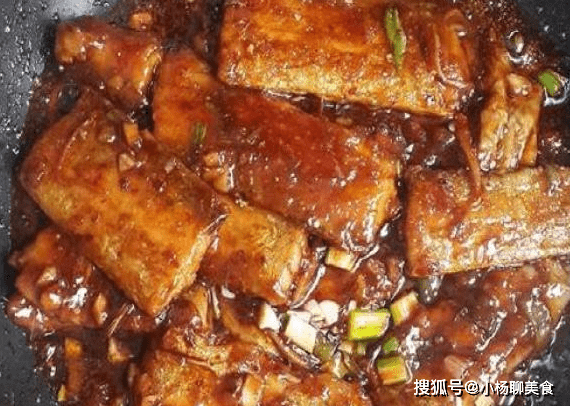 鱼多久吃一次最好 9e1719121ebc43f79da45f0271c12220.png