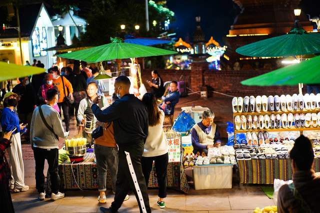 星光|亚洲最大最热闹的夜市，不在西安和重庆，而在这个祖国边陲小城