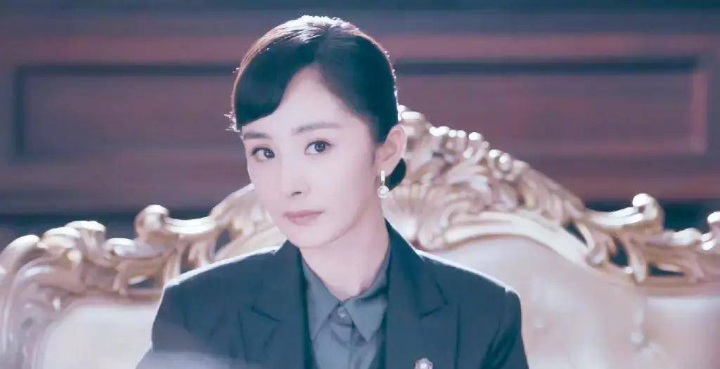剑眉杨幂又“变脸”？33岁的她，这应该是唯一整过的地方了