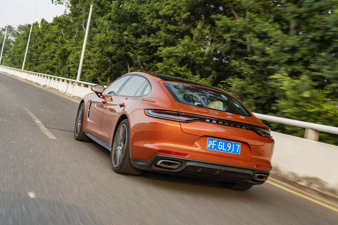 多面d级车试驾保时捷panamera行政加长版