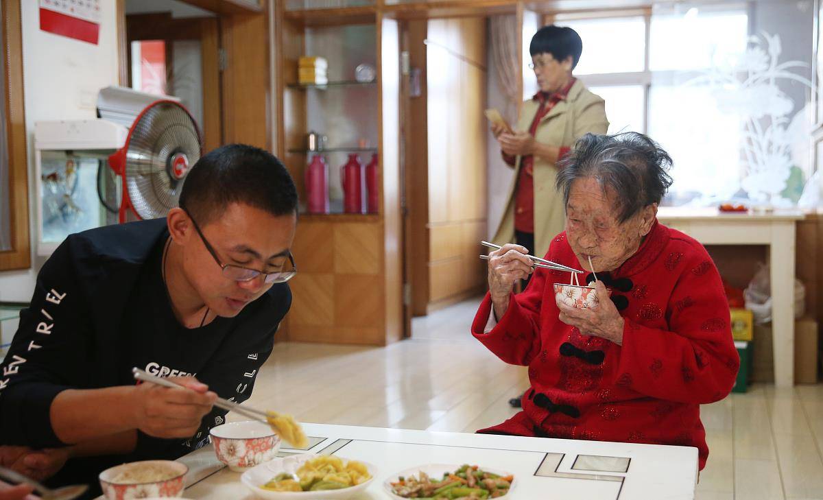 人体|男性衰老时,通常会有“3小、2大、1圆”,若没中,恭喜还很强壮