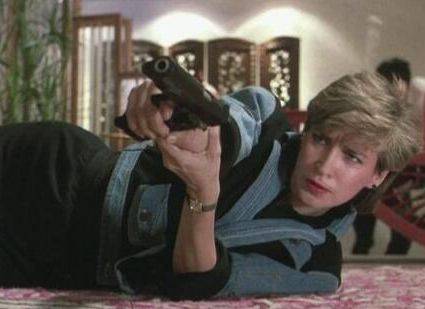 说到现实生活方面,在香港生活的那些年,罗芙洛也曾与洪家班的武师