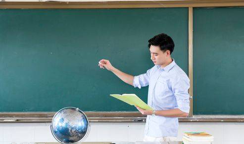 佟鑫海老师：学生就像自己孩子的老师