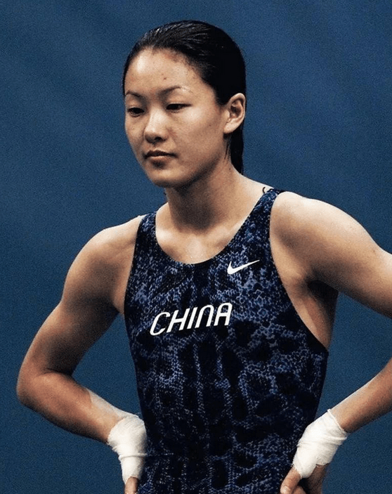 原创跳水皇后伏明霞退役嫁顶级富豪5年生3胎是幸福还是无奈