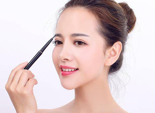 怎样才能不脱妆一整天 9c3847b4ac50448780562f18f698e1b5.jpeg