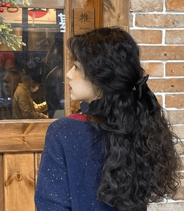 red拒绝披头散发！这3款新年发型，时髦又显脸小
