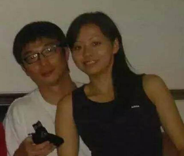 张靓颖被谁伤过 aac8ce00613d470691674f09237b327f.jpeg