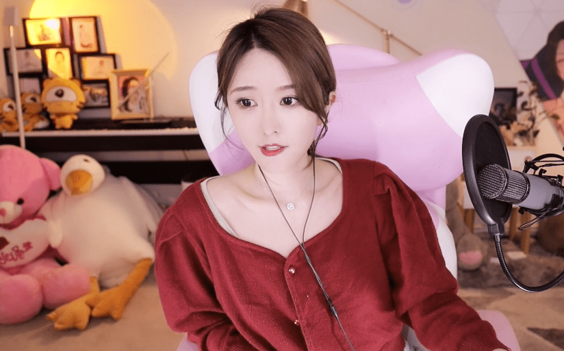 Cos|网友让林七七Cos女帝，还发来了腐团儿大作，林七七佩服：打扰了