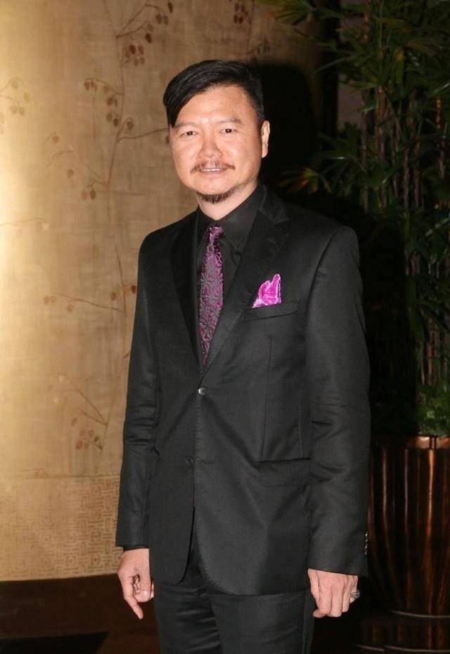 香港演员艾威图片