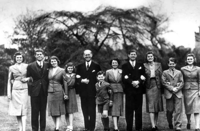 因为|肯尼迪家千金，出生即躲藏20年，又被父亲骗上手术台，彻底变傻