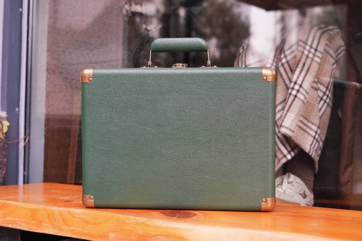 平价的梵珐尼复古蓝牙留声机，自带怀旧手提箱，超高颜值