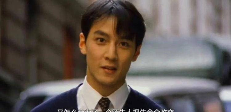 显得撞脸葛优、演清宫戏都不用剃头的，“秃头”毁了多少高颜值明星？