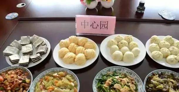 福州|福州幼儿园老师晒学生伙食，学费8000，天天萝卜豆腐，家长：退钱