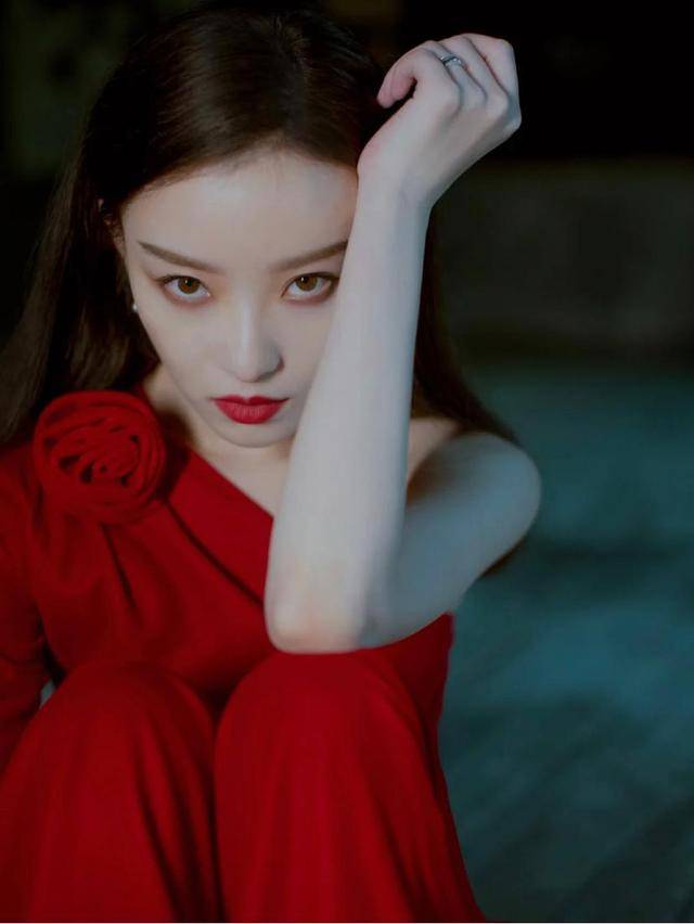 眼睛公认的4种好看眼型，刘亦菲丹凤眼、赵丽颖桃花眼，你是哪种？