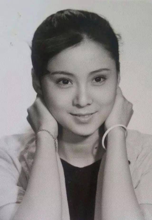 角色|87《红楼梦》她剪了寸头,杨树云急了,指着她说你这个小妖精