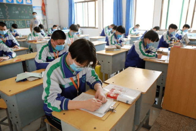 怎么考公立学校 d86785691ca84cab94e7121677865154.png