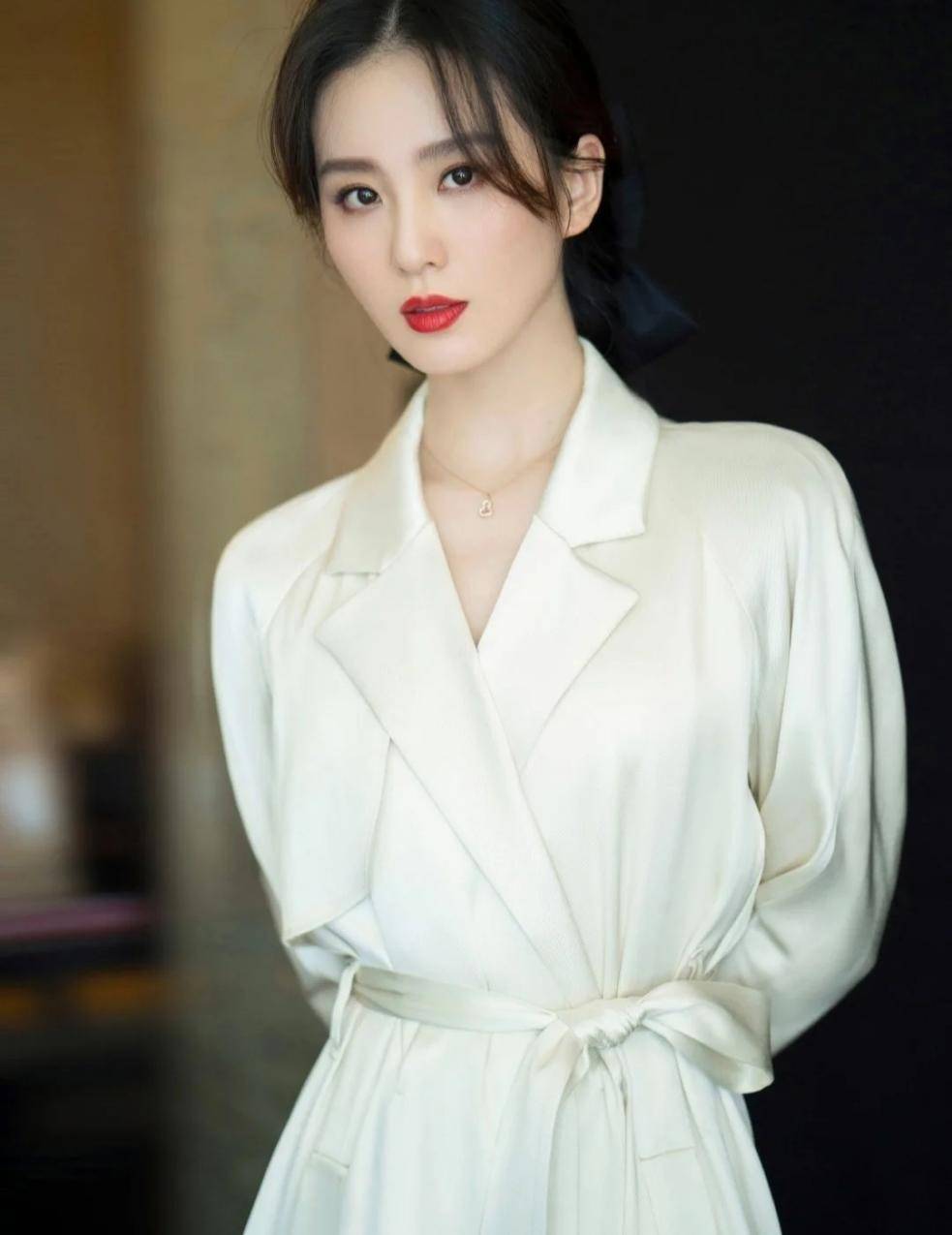脸部有这5个特征的女人，都比同龄人显老，一个不占，说明你很显年轻
