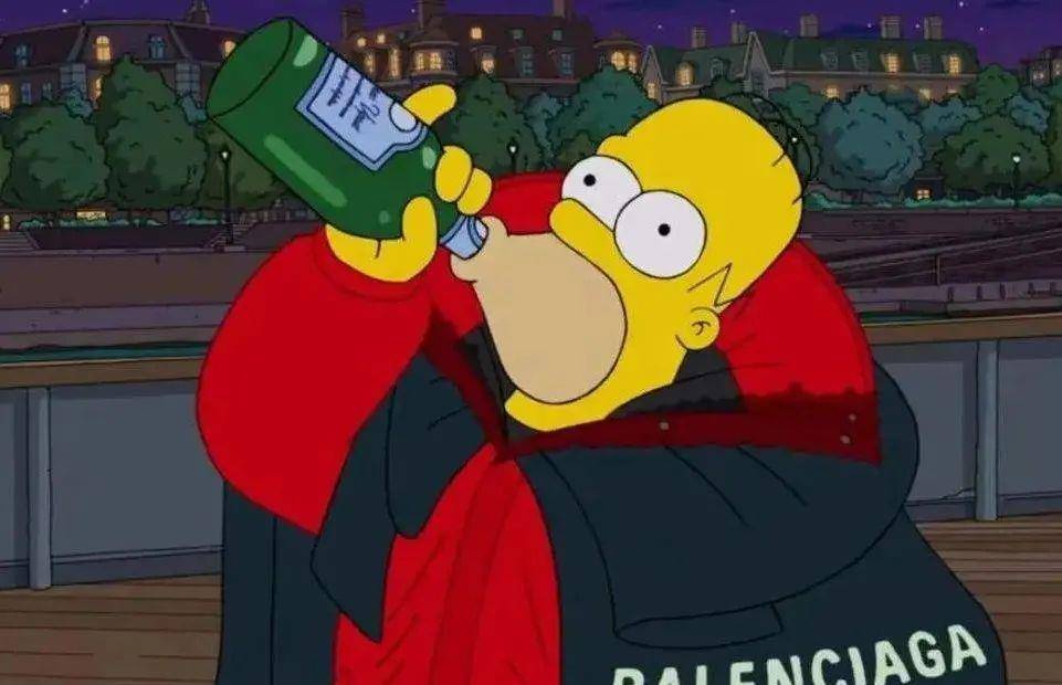 Demna 意料之外！高级时装联名潮牌，两种时装概念的融合是否会大卖？