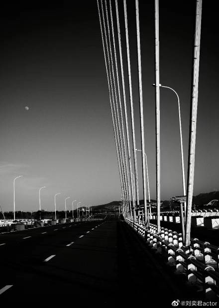 刘奕君|#刘奕君镜头下的赵今麦#技术真不错,拍出来的人物具有故事感